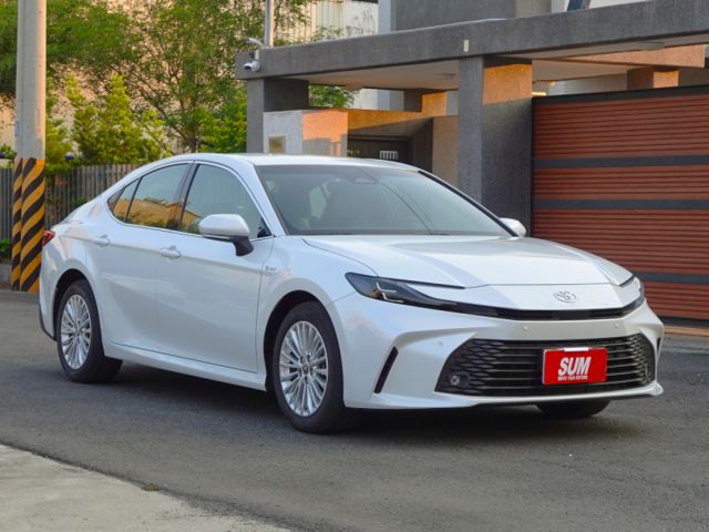 ▲全新改款九代，油電尊爵版，原廠保固中▲一公升跑25公里▲新車現在要等一年▲Lv2跟車，車道置中，盲點，電動椅，數位儀表  第1張相片