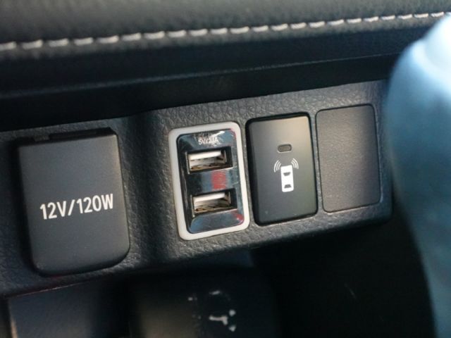 ▲小改款11.5代，豪華版～加數萬元原廠選配▲推薦認證車，SUM全台保固▲六氣囊，免鑰匙，循跡，恆溫，定速，可全額貸款  第18張相片