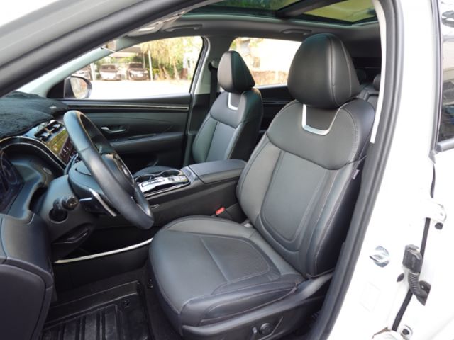 ▲汽油最頂級Ｂ版，只跑２萬，原廠保固中▲超美無菸車，原鈑件認證▲Lv2跟車，盲點，電尾門，六氣囊，免鑰匙，電動椅  第6張相片