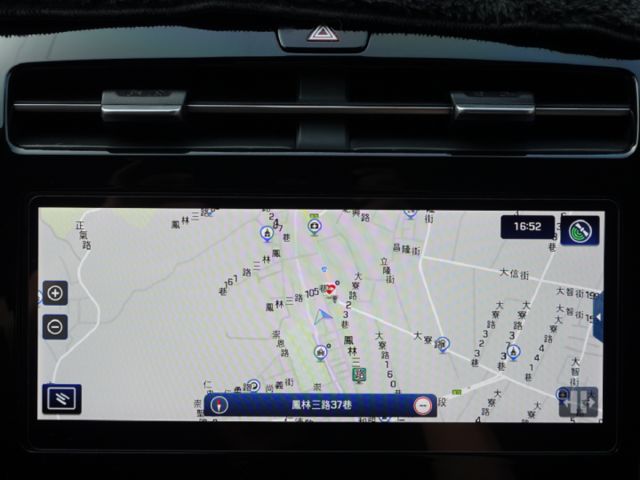 ▲汽油最頂級Ｂ版，只跑２萬，原廠保固中▲超美無菸車，原鈑件認證▲Lv2跟車，盲點，電尾門，六氣囊，免鑰匙，電動椅  第14張相片