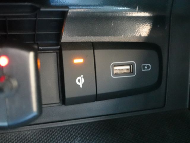 ▲汽油最頂級Ｂ版，只跑２萬，原廠保固中▲超美無菸車，原鈑件認證▲Lv2跟車，盲點，電尾門，六氣囊，免鑰匙，電動椅  第18張相片