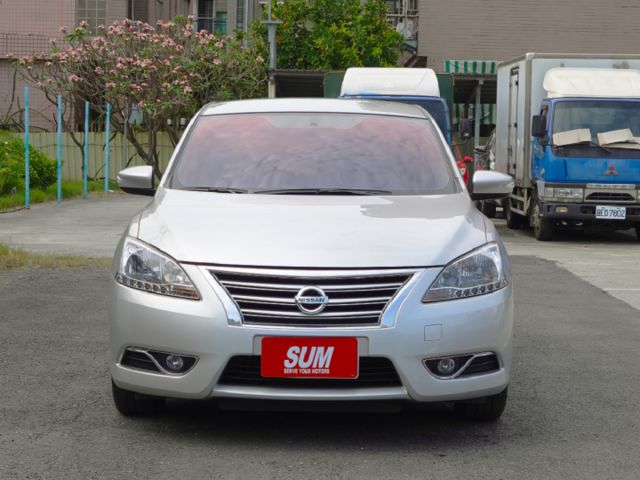 ▲本月特價，豪華影音版，原鈑件認證▲只跑７萬，全原廠保養▲免鑰匙，恆溫，定速，導航，電視，胎壓，可全額貸款  第20張相片