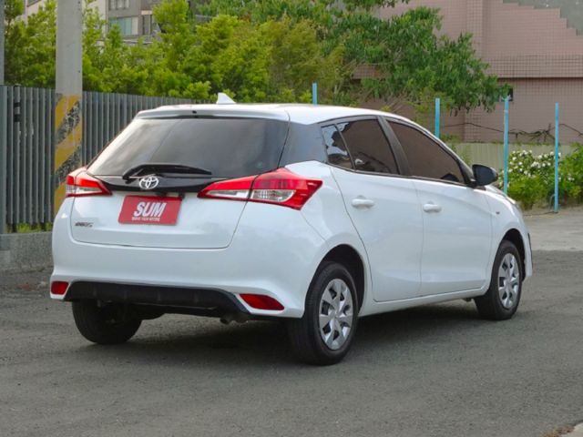 ▲近全新車，只跑１萬多，全車原鈑件▲升級安卓導航機，流媒體行車記錄器▲循跡防滑，動態穩定，胎壓偵測，感應大燈，可全額貸款  第4張相片