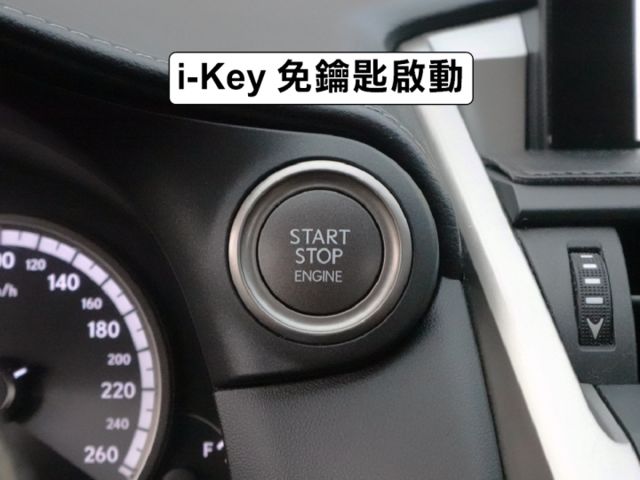 ▲2.0渦輪，F-Sport，全原廠保養▲超美無菸車，原鈑件認證▲八氣囊，盲點，環景，免鑰匙，LED頭燈，電動椅，電尾門  第8張相片