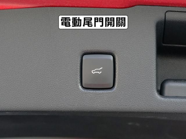 ▲AWD最頂級ST-Line，原鈑件認證▲只跑６萬多，全原廠保養▲Lv2跟車，盲點，電尾門，免鑰匙，七氣囊，LED頭燈  第11張相片