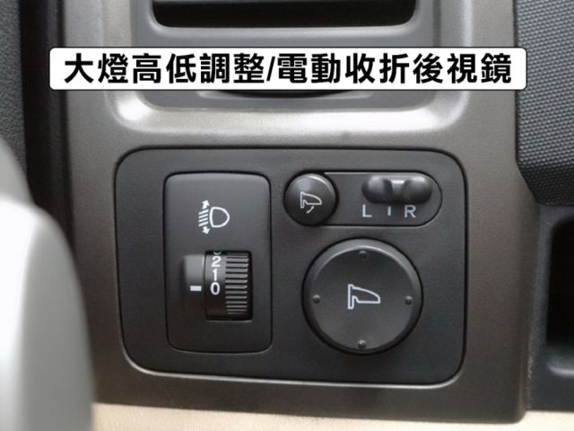 ▲頂級天窗版，只跑10萬，全車原鈑件▲全車皮椅翻新▲四顆輪胎換倍耐力▲電瓶剛換不久▲升級導航機，流媒體行車記錄器  第13張相片