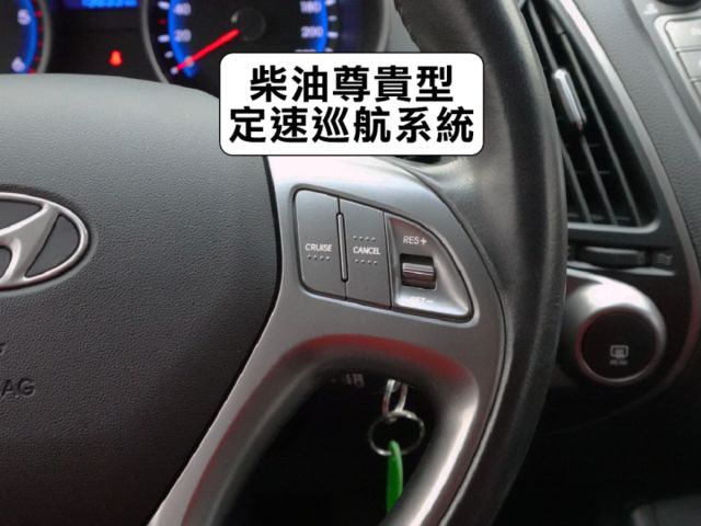 ▲小改款～柴油尊貴型，升級LED頭燈▲只跑７萬多，原鈑件認證▲升級影音導航組▲六氣囊，電動椅，定速，恆溫，循跡  第10張相片