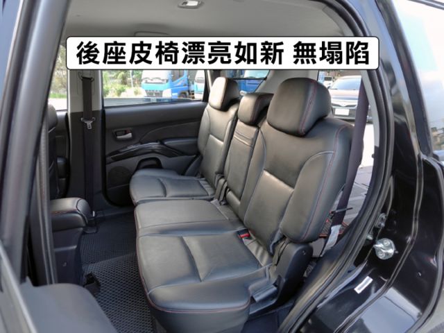 ▲iO特式版，升級影音導航組▲超美無菸車，里程跑少，原鈑件認證▲雙安，恆溫，定速，ABS煞車，可全額貸款  第7張相片