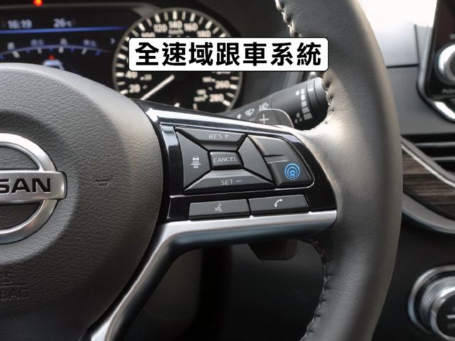 ▲小改款，無引擎炸缸問題▲只跑３千公里，全車原鈑件▲Lv2跟車，盲點，環景，Bose音響，十氣囊，LED頭燈，免鑰匙  第9張相片