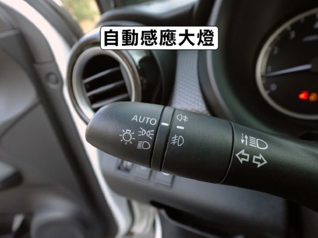 ▲超美無菸車，只跑７萬，全車原鈑件▲四顆輪胎剛換▲四氣囊，CarPlay，胎壓，循跡，感應大燈▲全台保固，可全額貸款  第9張相片