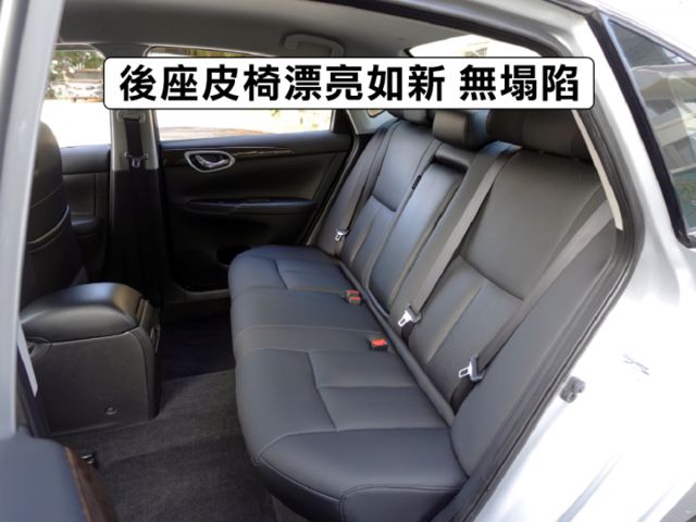 ▲豪華影音版，只跑５萬多▲一手車無菸味▲四顆輪胎換橫濱▲免鑰匙，恆溫，定速，導航，胎壓▲認證車～全台保固，可全額貸  第6張相片