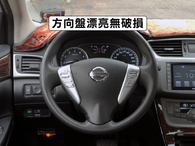 ▲豪華影音版，只跑５萬多▲一手車無菸味▲四顆輪胎換橫濱▲免鑰匙，恆溫，定速，導航，胎壓▲認證車～全台保固，可全額貸  第8張相片