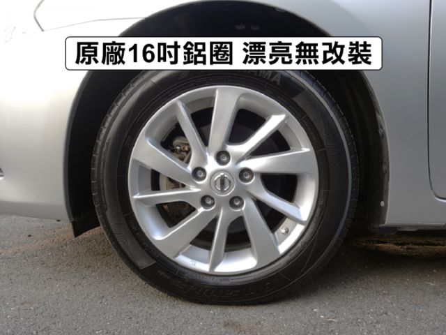 ▲豪華影音版，只跑５萬多▲一手車無菸味▲四顆輪胎換橫濱▲免鑰匙，恆溫，定速，導航，胎壓▲認證車～全台保固，可全額貸  第20張相片