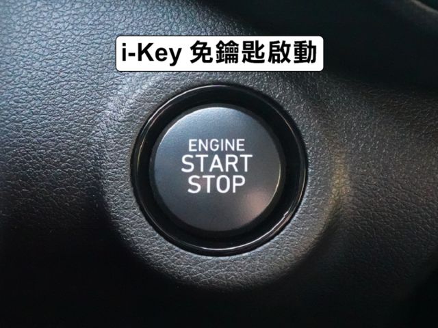 ▲最頂級GLC版，原廠保固至28年1月▲只跑３萬，全車原鈑件▲四顆輪胎剛換不久▲行人預警，車道偏移，六氣囊，免鑰匙，恆溫  第8張相片