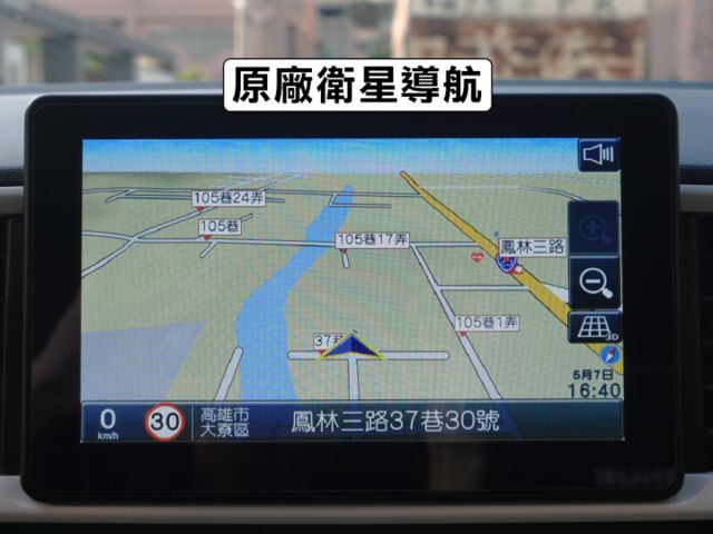 ▲最頂級GLC版，原廠保固至28年1月▲只跑３萬，全車原鈑件▲四顆輪胎剛換不久▲行人預警，車道偏移，六氣囊，免鑰匙，恆溫  第11張相片