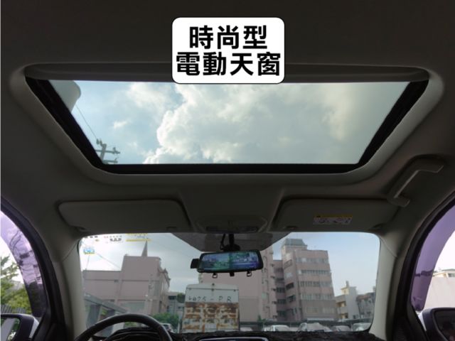 ▲最頂級時尚型，只跑８萬多，全車原鈑件▲正時皮帶剛換，等周邊耗材▲六氣囊，定速，恆溫，導航，倒車顯影，可全額貸款  第16張相片