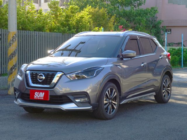 ▲智行旗艦版，只跑９萬，全車原鈑件▲超美無菸車，內裝漂亮如新▲六氣囊，環景，盲點，免鑰匙，恆溫，LED頭燈，可全額貸款  第3張相片