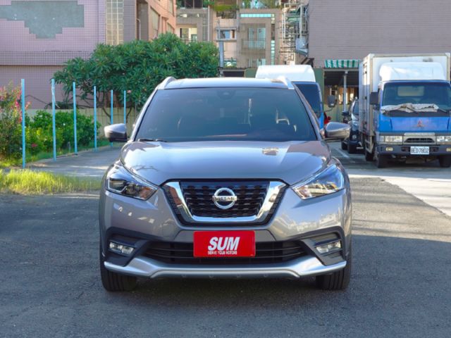 ▲智行旗艦版，只跑９萬，全車原鈑件▲超美無菸車，內裝漂亮如新▲六氣囊，環景，盲點，免鑰匙，恆溫，LED頭燈，可全額貸款  第20張相片