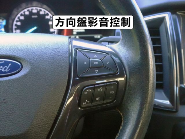 ▲小改款才有2.0渦輪，新變速箱更有力▲原鈑件認證，底盤無生鏽▲四輪傳動，HID頭燈，免鑰匙，電動椅，CarPlay  第10張相片
