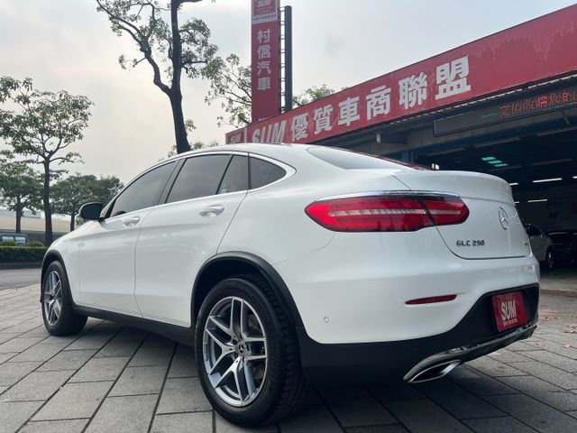 總代理.正18年.GLC250 COUPE AMG.電尾.360環景  第4張相片