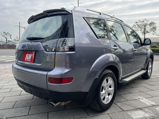 天窗. 定速. 一手車.高CP值休旅車.車泊車宿也適合  第5張相片