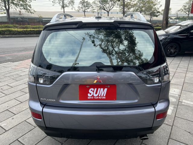 天窗. 定速. 一手車.高CP值休旅車.車泊車宿也適合  第6張相片