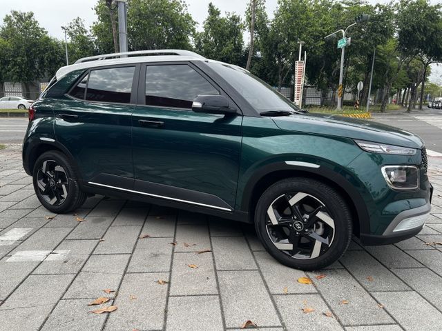 I-KEY.GPS.TCS.6安.車道偏移. 限量牛津綠英倫版GLB款.新車保固中.典雅.潮流.大車室間家庭小休旅  第4張相片