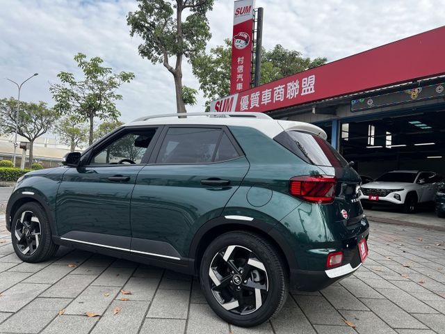 I-KEY.GPS.TCS.6安.車道偏移. 限量牛津綠英倫版GLB款.新車保固中.典雅.潮流.大車室間家庭小休旅  第6張相片