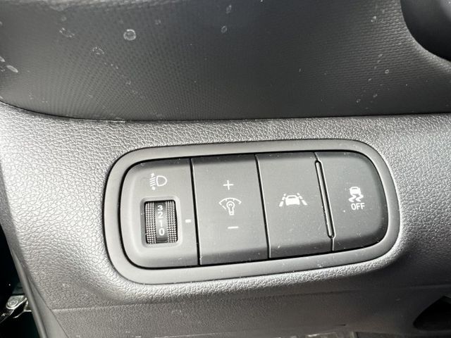 I-KEY.GPS.TCS.6安.車道偏移. 限量牛津綠英倫版GLB款.新車保固中.典雅.潮流.大車室間家庭小休旅  第16張相片