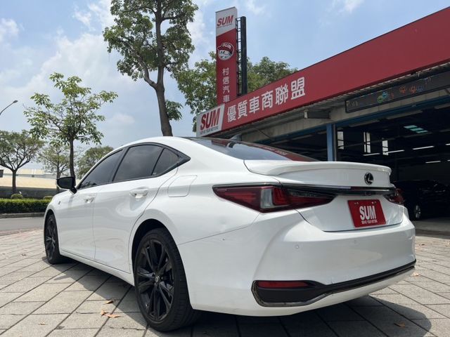 ES  第4張相片