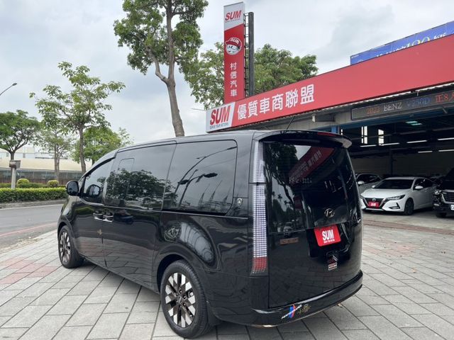 STARIA  第4張相片