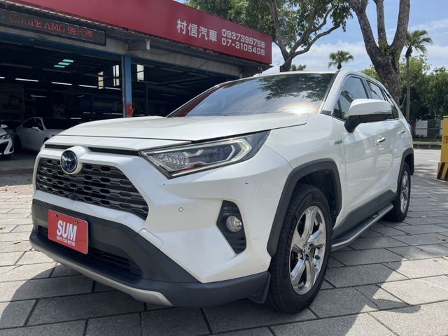 RAV42WD油電旗艦版.9安.ACC.盲點.環景.電尾門.都在原廠保養.原版件  第1張相片