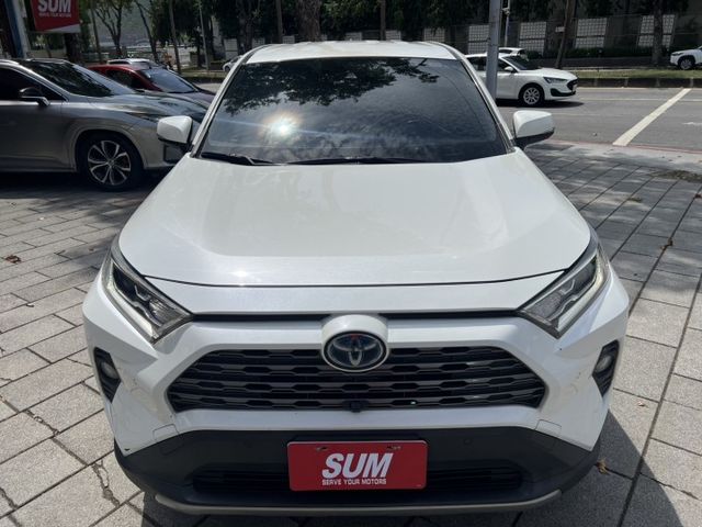 RAV42WD油電旗艦版.9安.ACC.盲點.環景.電尾門.都在原廠保養.原版件  第2張相片