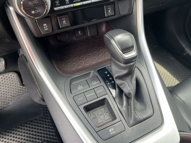 RAV42WD油電旗艦版.9安.ACC.盲點.環景.電尾門.都在原廠保養.原版件  第13張相片
