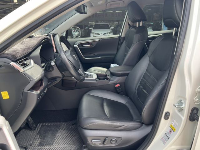 RAV42WD油電旗艦版.9安.ACC.盲點.環景.電尾門.都在原廠保養.原版件  第16張相片