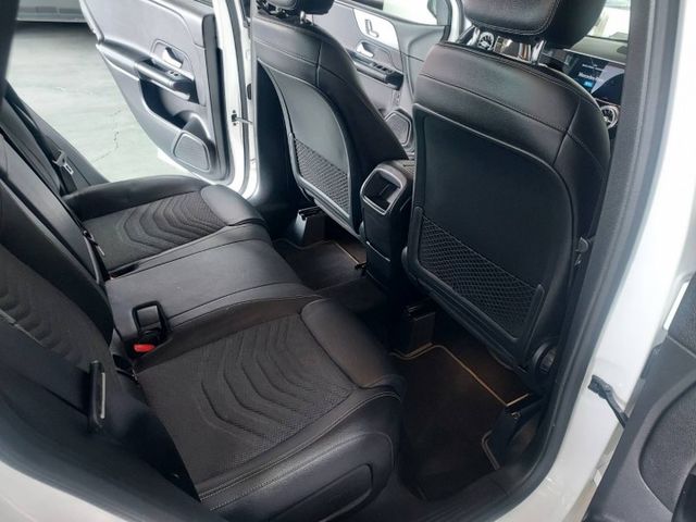 原鈑件，一手車，有加裝ACC，电尾門，电椅，盲點，新車价188萬  第11張相片