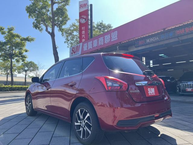 旗艦版.6安.I-KEY.盲點.摸門.定速.環景  第4張相片