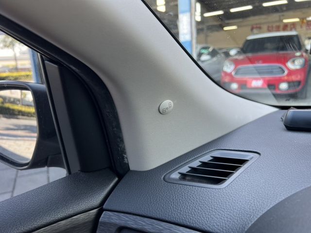 旗艦版.6安.I-KEY.盲點.摸門.定速.環景  第13張相片