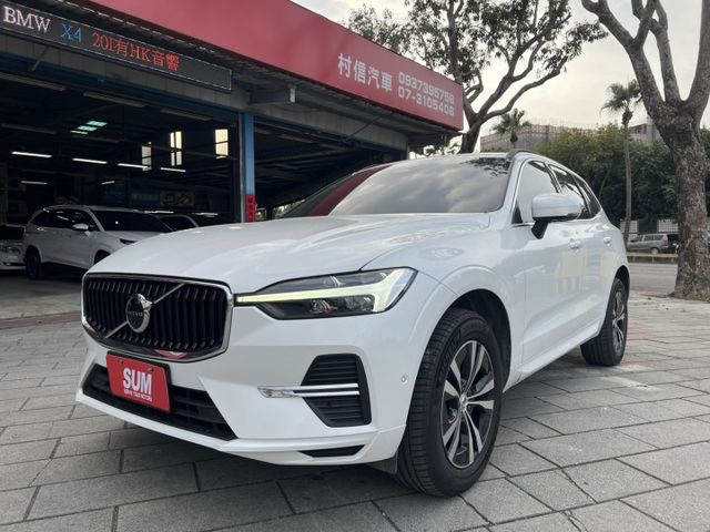 正2022年出廠，23年式，B4，全景天窗，360環景，HUD，電動尾門，原鈑件，原廠保養  第1張相片