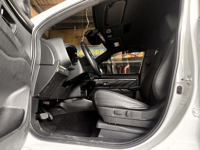 ，正7人座.小客車.ACC.安卓機.盲點.原廠保養履歷  第10張相片