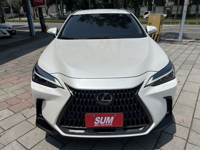 正2023年，豪華版，電動椅，電動尾門，ACC，原廠保養  第2張相片