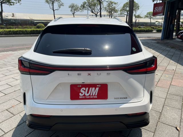 正2023年，豪華版，電動椅，電動尾門，ACC，原廠保養  第5張相片