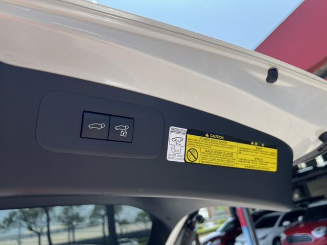 正2023年，豪華版，電動椅，電動尾門，ACC，原廠保養  第8張相片