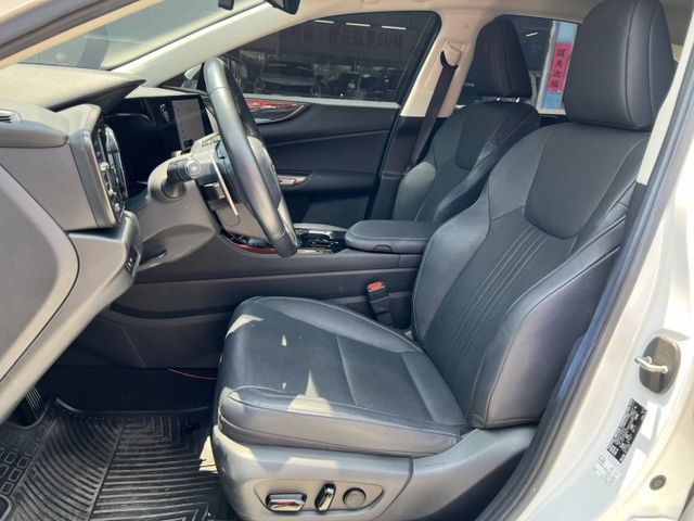 正2023年，豪華版，電動椅，電動尾門，ACC，原廠保養  第9張相片