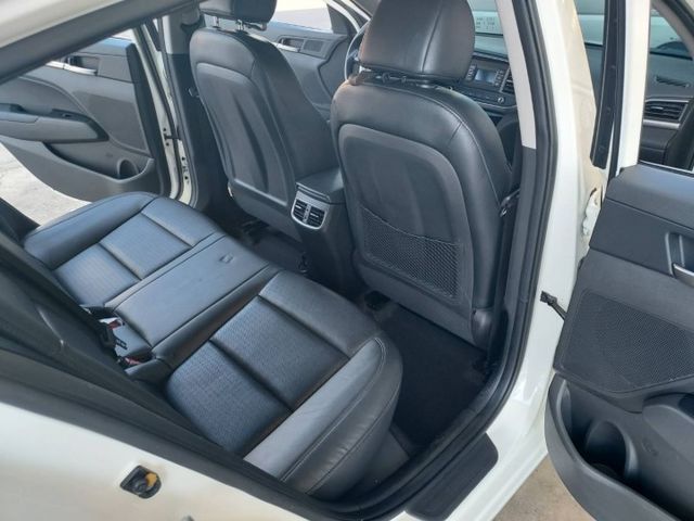 ELANTRA  第9張相片