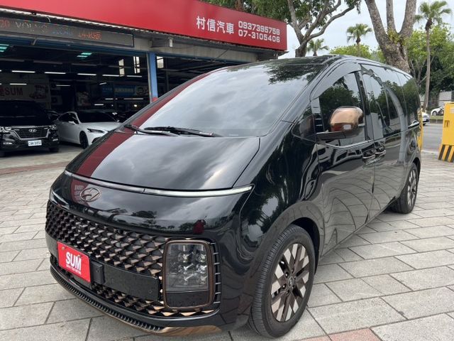 柴油大7人座進口車 . 原廠保養. CEO-B規.ACC.車道偏移.電尾門.通風加熱椅.盲點.環景  商用+旅行兩相宜  第1張相片