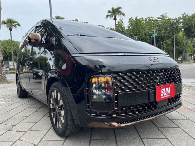 柴油大7人座進口車 . 原廠保養. CEO-B規.ACC.車道偏移.電尾門.通風加熱椅.盲點.環景  商用+旅行兩相宜  第3張相片