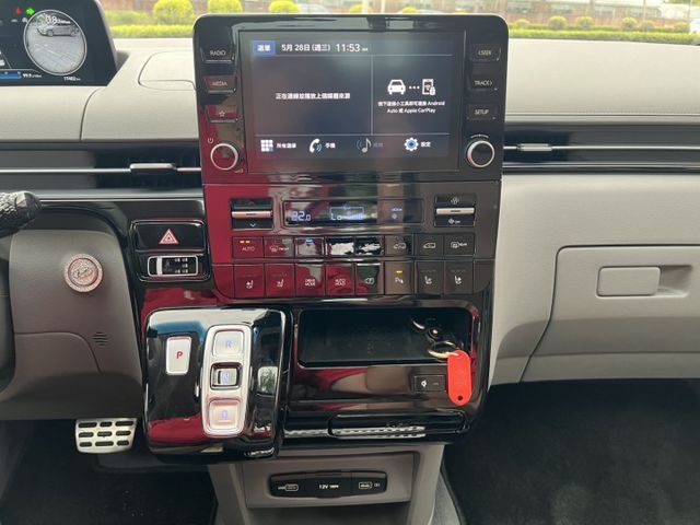 柴油大7人座進口車 . 原廠保養. CEO-B規.ACC.車道偏移.電尾門.通風加熱椅.盲點.環景  商用+旅行兩相宜  第13張相片