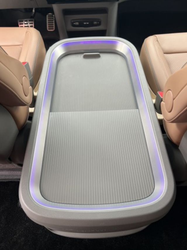 柴油大7人座進口車 . 原廠保養. CEO-B規.ACC.車道偏移.電尾門.通風加熱椅.盲點.環景  商用+旅行兩相宜  第14張相片