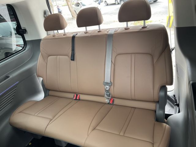 柴油大7人座進口車 . 原廠保養. CEO-B規.ACC.車道偏移.電尾門.通風加熱椅.盲點.環景  商用+旅行兩相宜  第18張相片